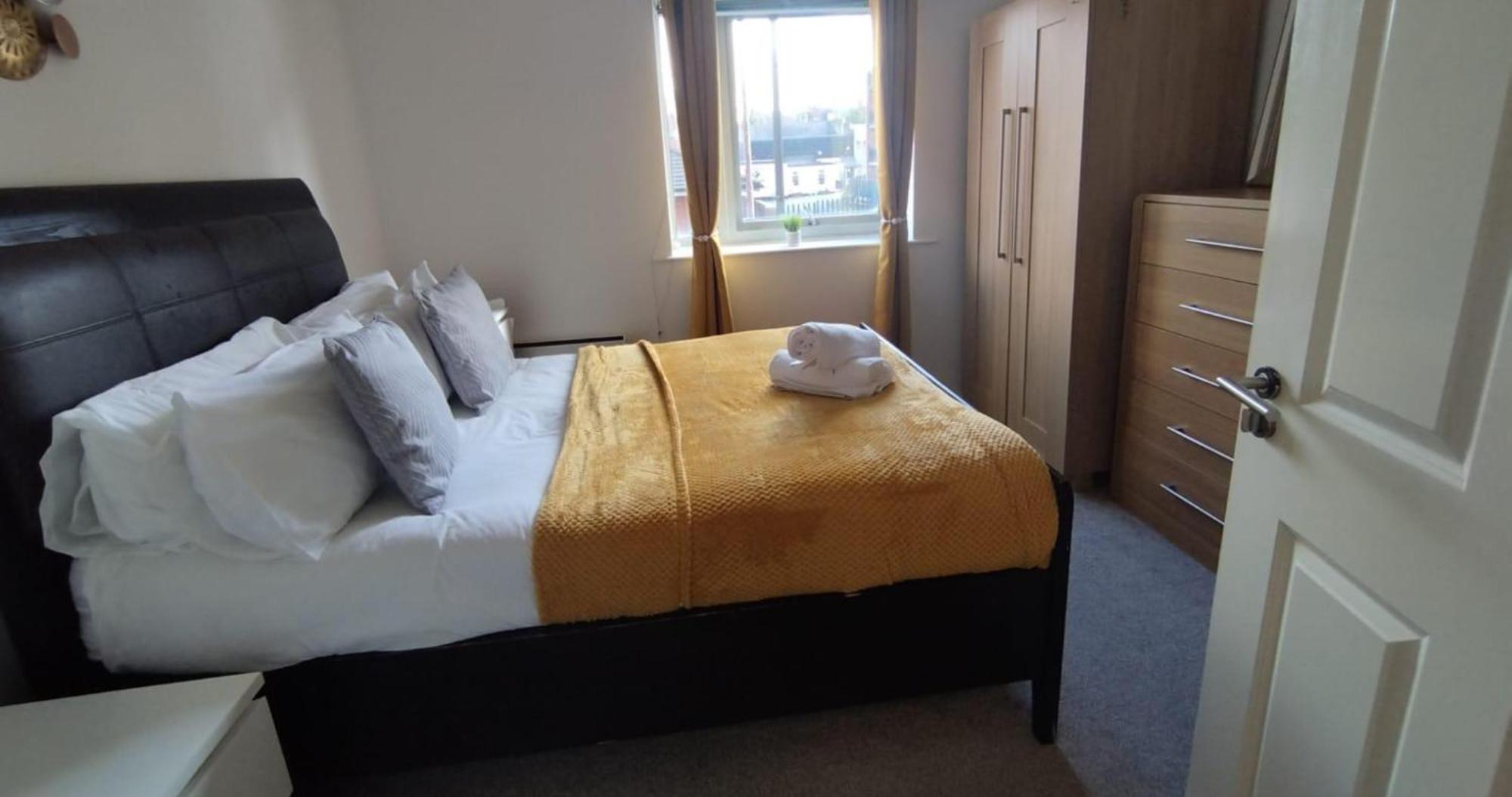 Business & Leisure City Centre 2 Bed En-Suite Apartment With Free Parking And Netflix Coventry Dış mekan fotoğraf