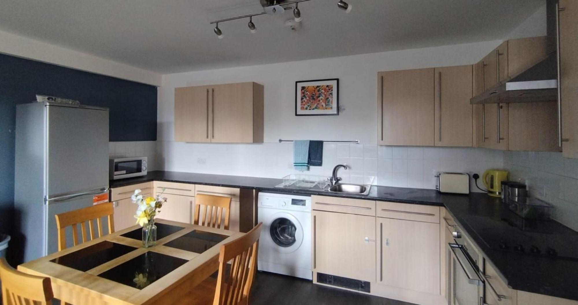 Business & Leisure City Centre 2 Bed En-Suite Apartment With Free Parking And Netflix Coventry Dış mekan fotoğraf