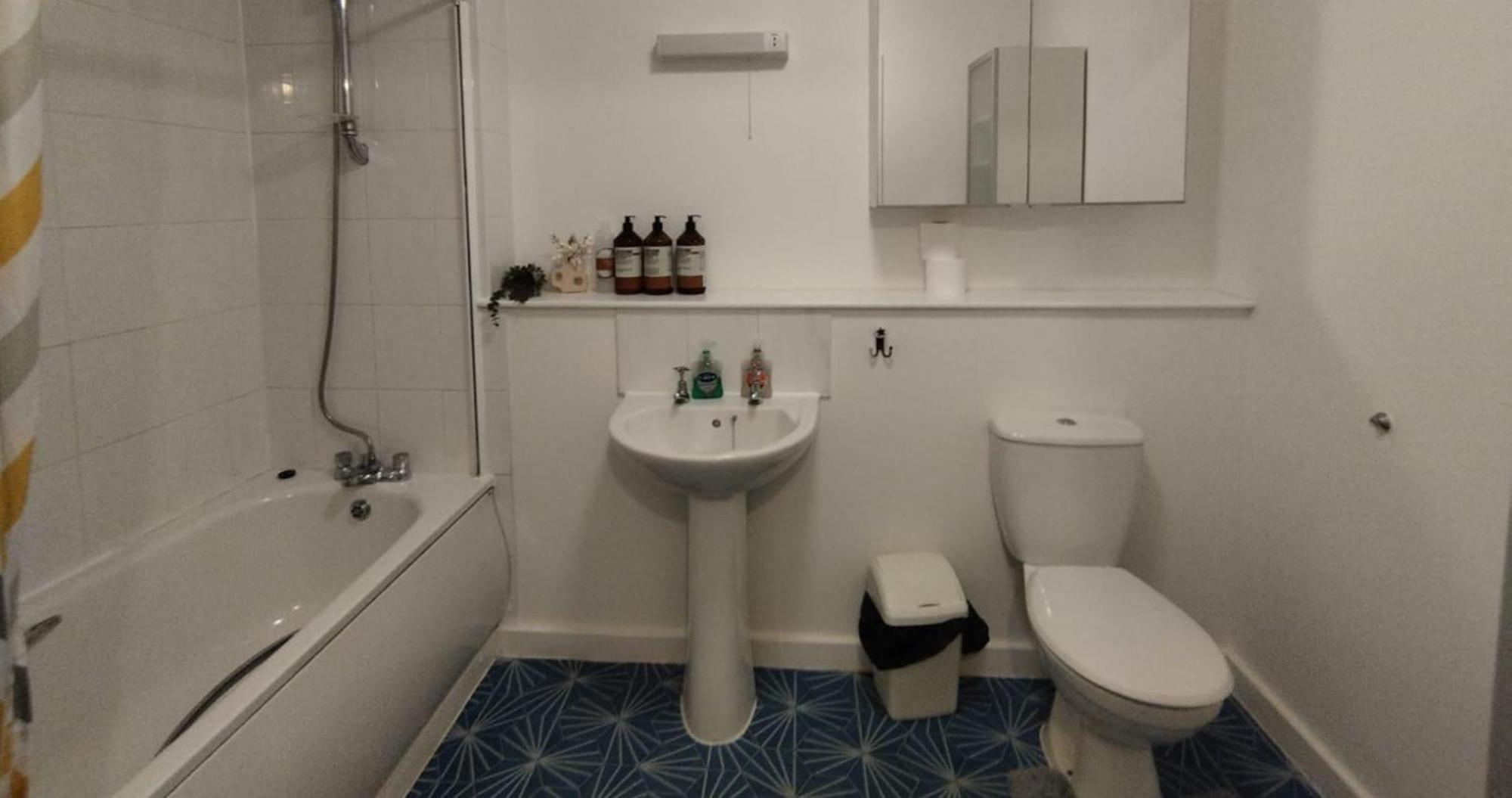 Business & Leisure City Centre 2 Bed En-Suite Apartment With Free Parking And Netflix Coventry Dış mekan fotoğraf