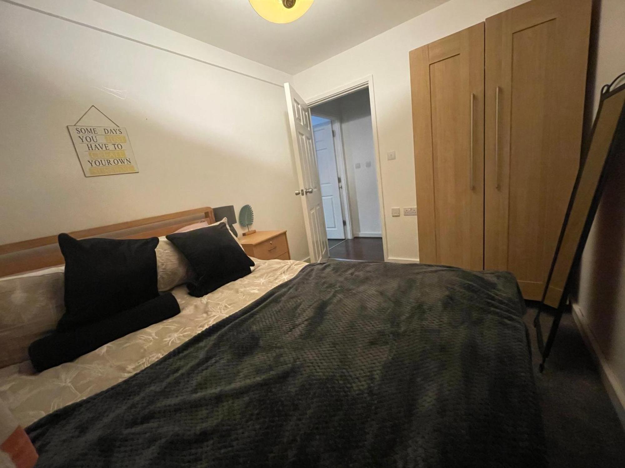Business & Leisure City Centre 2 Bed En-Suite Apartment With Free Parking And Netflix Coventry Dış mekan fotoğraf
