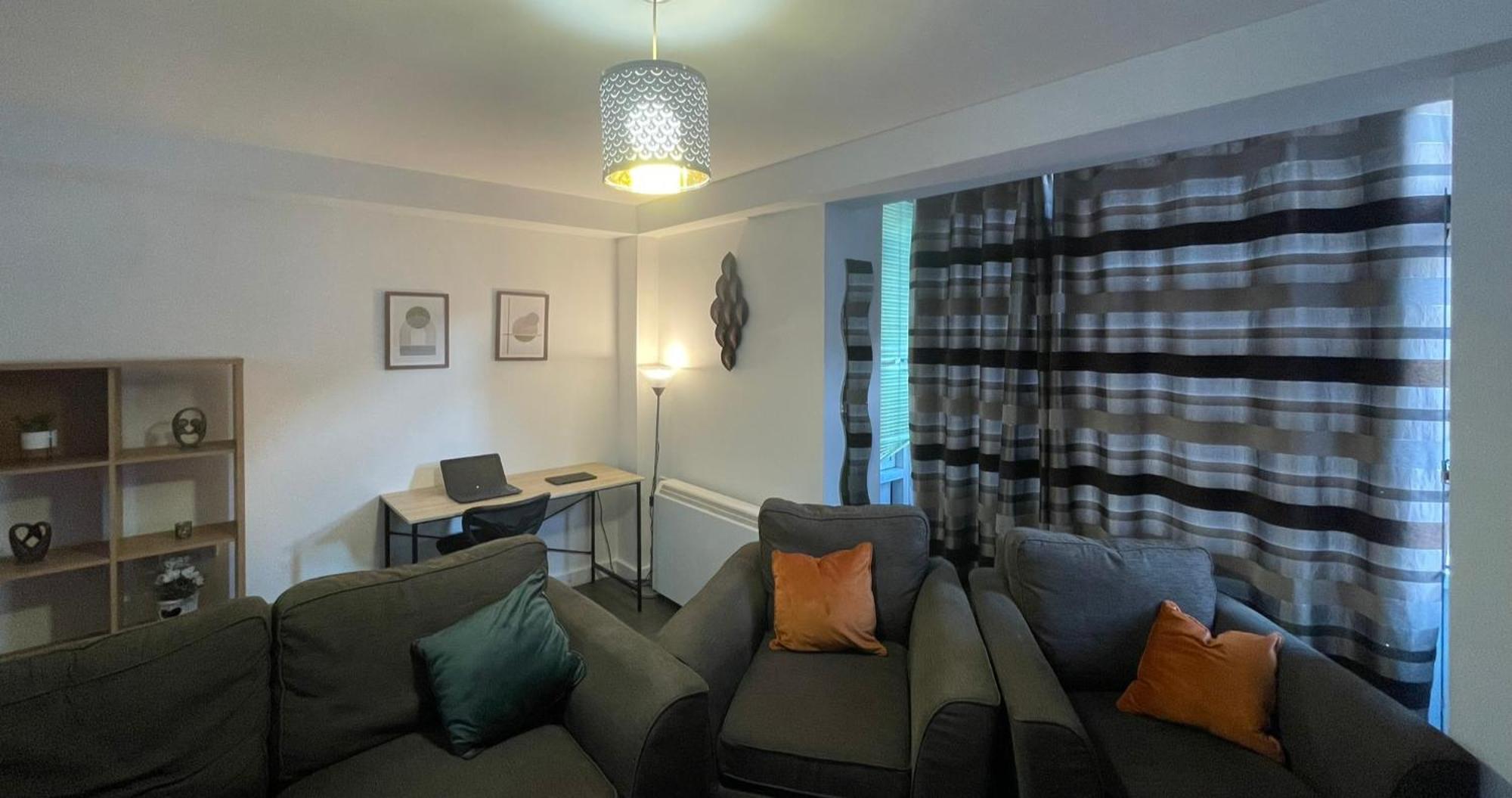 Business & Leisure City Centre 2 Bed En-Suite Apartment With Free Parking And Netflix Coventry Dış mekan fotoğraf