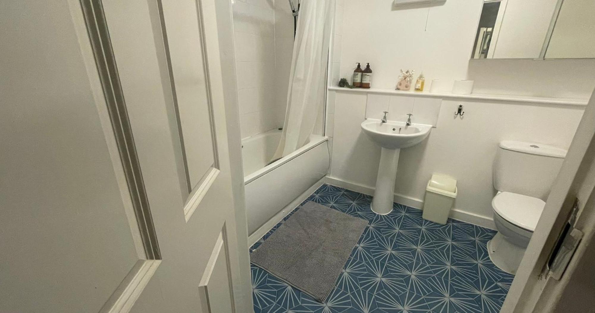 Business & Leisure City Centre 2 Bed En-Suite Apartment With Free Parking And Netflix Coventry Dış mekan fotoğraf