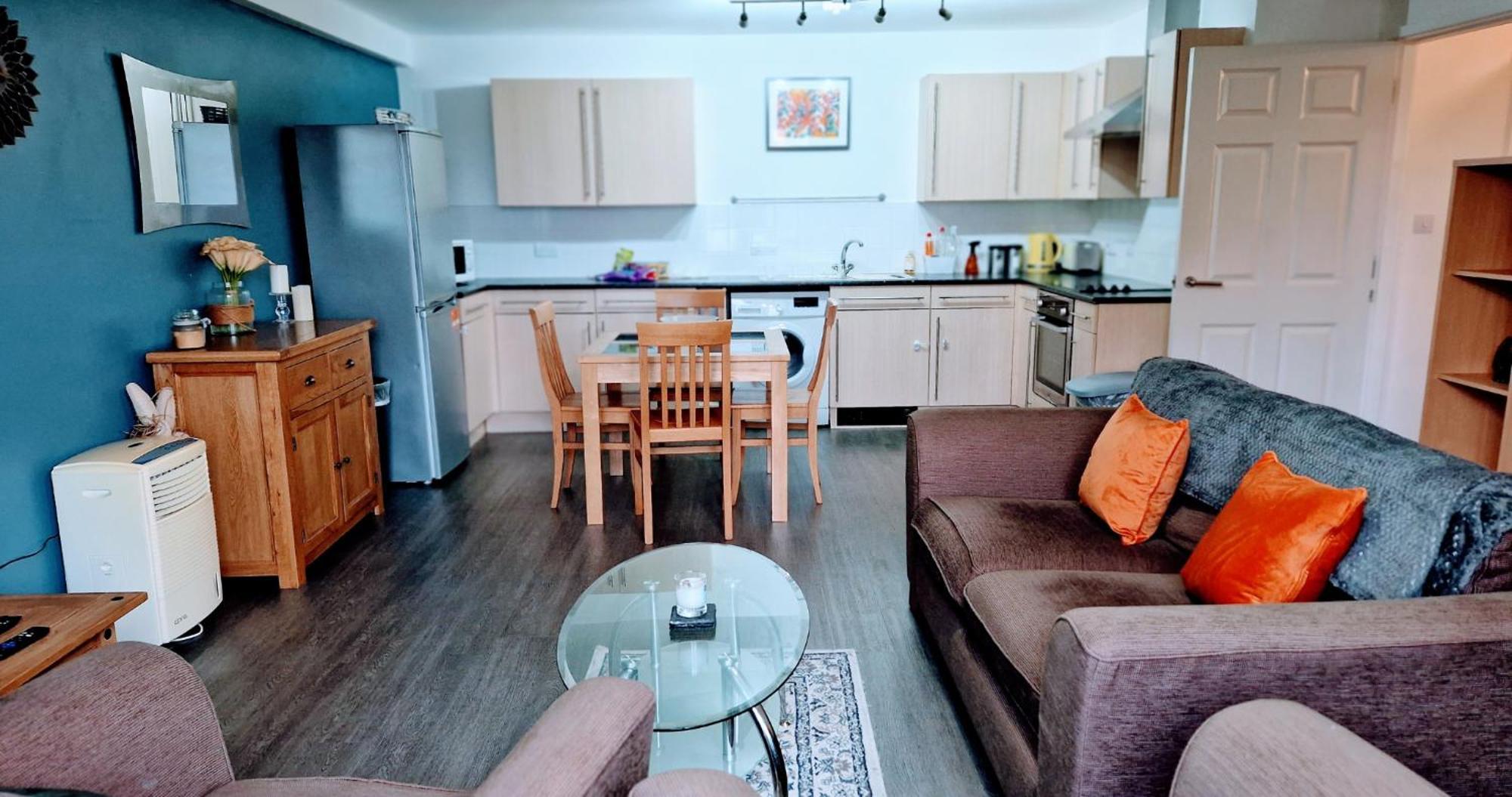Business & Leisure City Centre 2 Bed En-Suite Apartment With Free Parking And Netflix Coventry Dış mekan fotoğraf