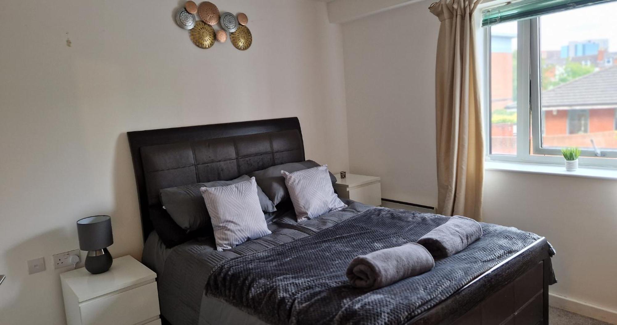Business & Leisure City Centre 2 Bed En-Suite Apartment With Free Parking And Netflix Coventry Dış mekan fotoğraf