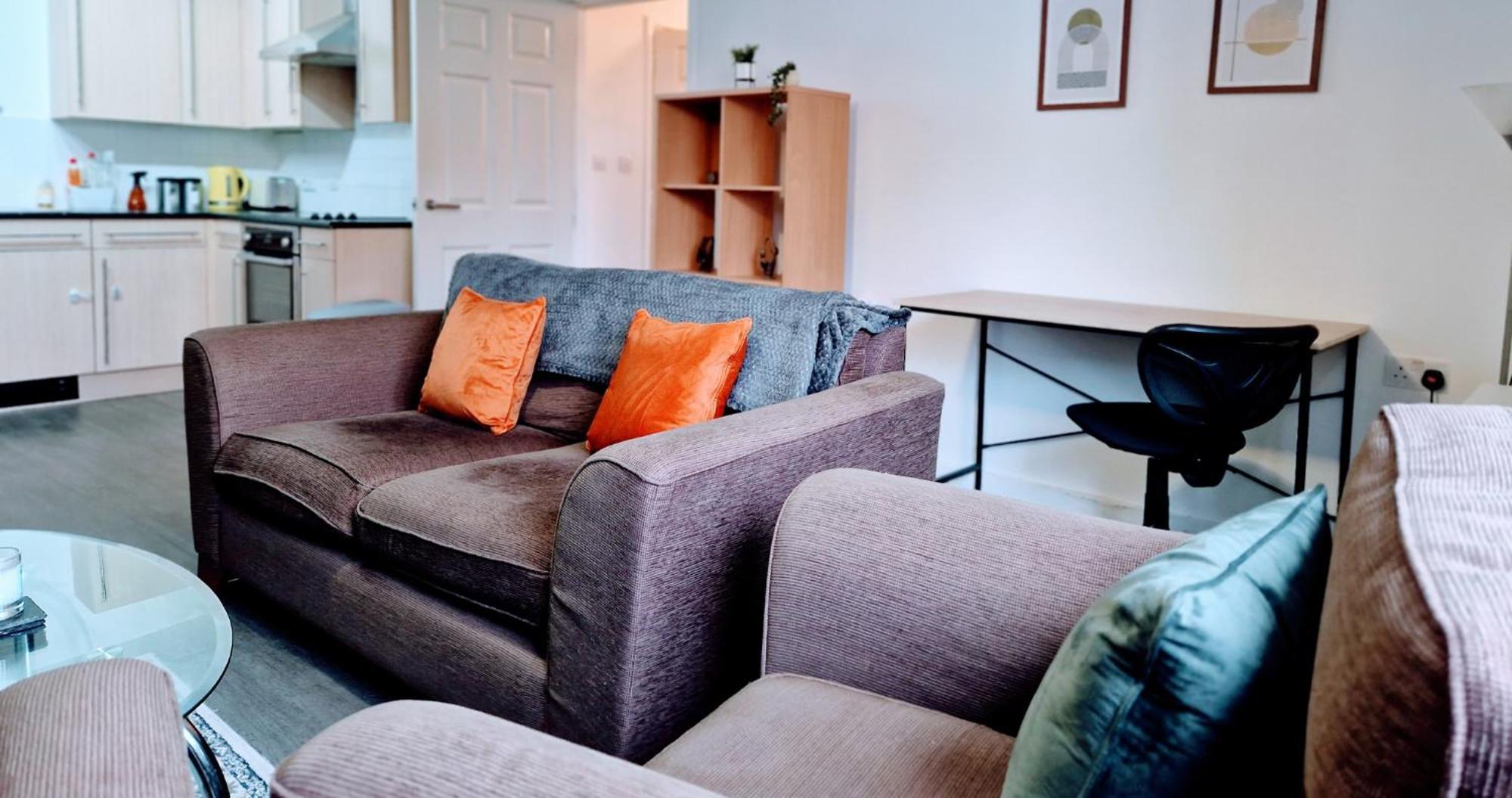 Business & Leisure City Centre 2 Bed En-Suite Apartment With Free Parking And Netflix Coventry Dış mekan fotoğraf