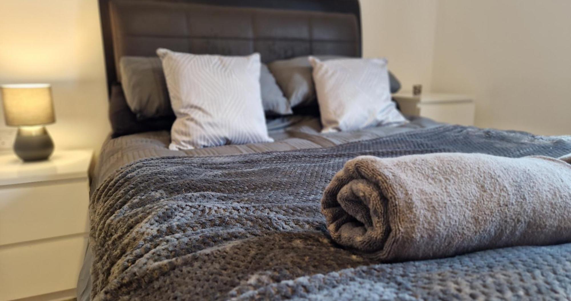 Business & Leisure City Centre 2 Bed En-Suite Apartment With Free Parking And Netflix Coventry Dış mekan fotoğraf
